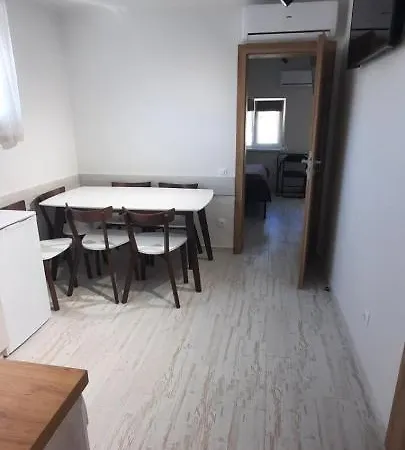 Sofi 아파트호텔